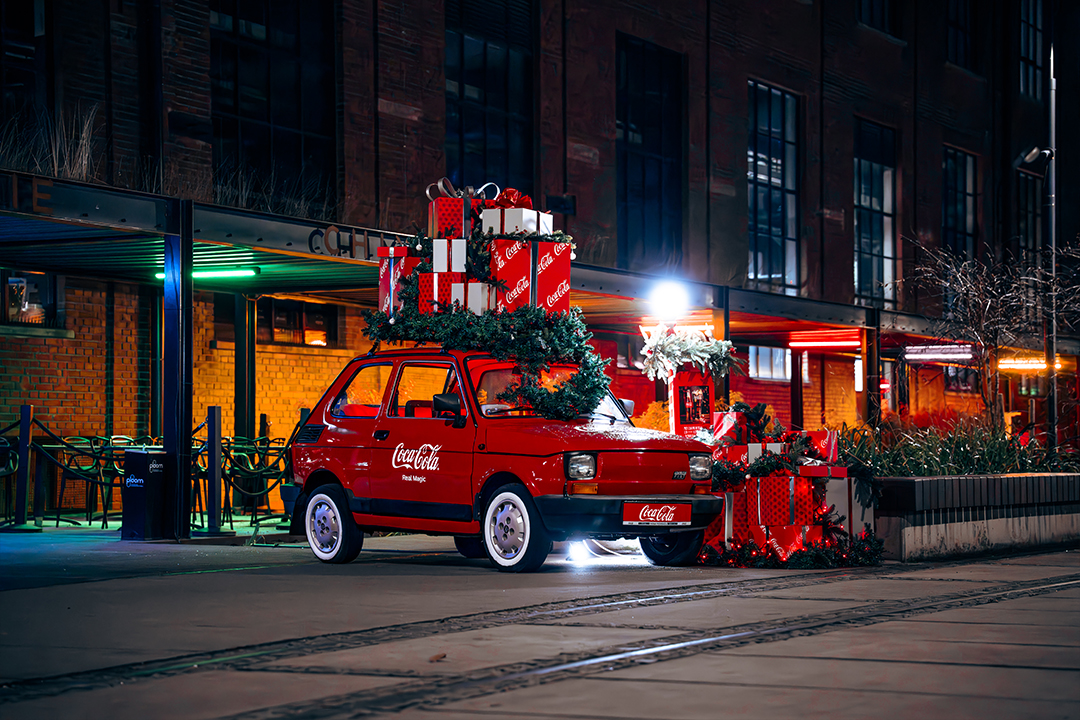 Maluch Fiat 126p - Coca Cola Real Magic