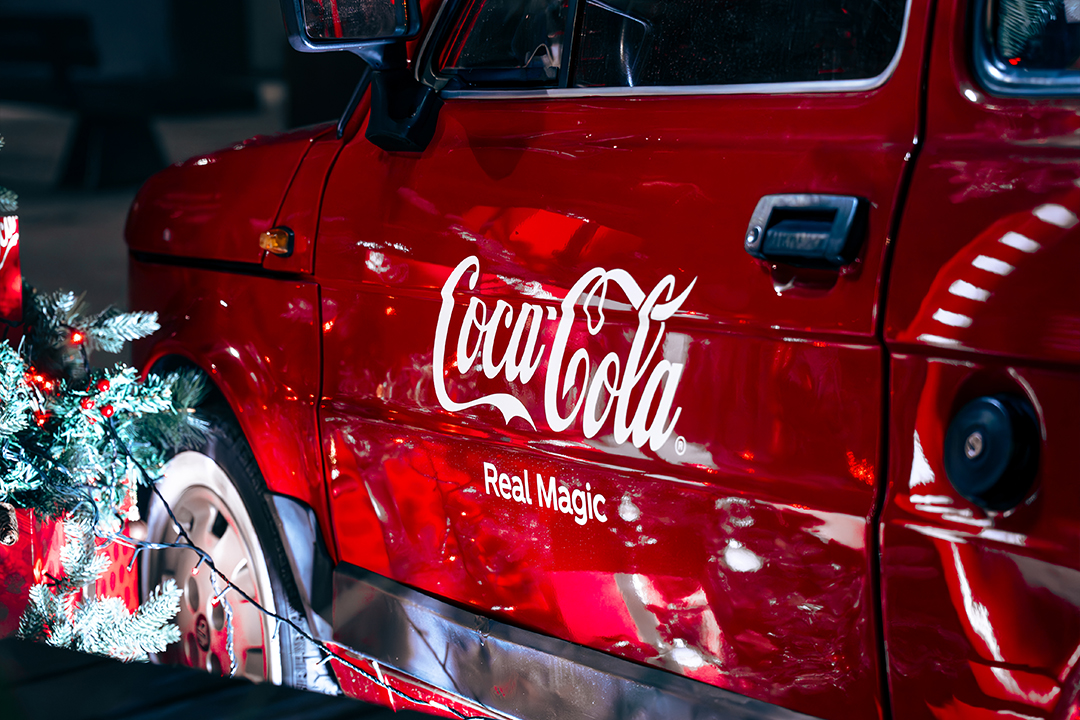 Maluch Fiat 126p - Coca Cola Real Magic