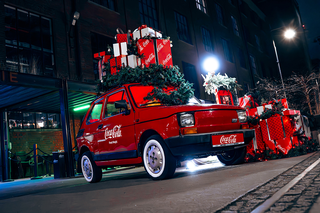 Maluch Fiat 126p - Coca Cola Real Magic