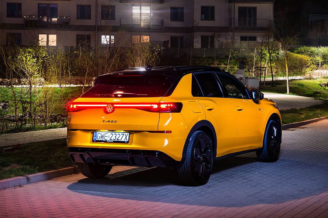 VOLKSWAGEN T-ROC R-LINE